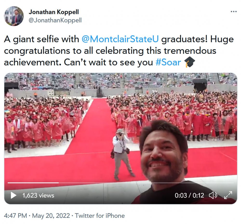 @JonathanKoppell: A giant selfie with @MontclairStateU graduates! Huge congratulations to all celebrating this tremendous achievement. Can’t wait to see you #Soar