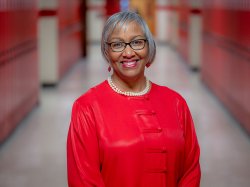 Headshot photo of Dr. Jennifer Robinson