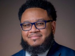 Headshot of Dr. Ian Bouie