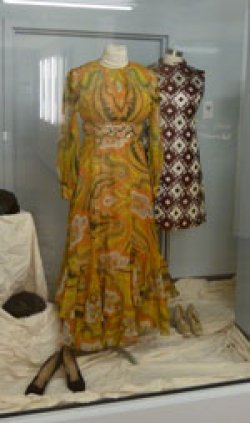 1970s print dress