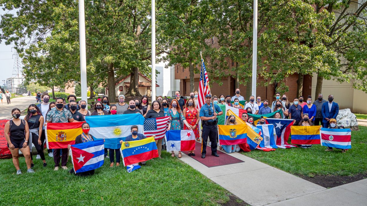 Hispanic Heritage Month kicks off with Mexican Independence Day flag  raising in Paterson, New Jersey - CBS New York