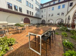 The courtyard in University Hall.