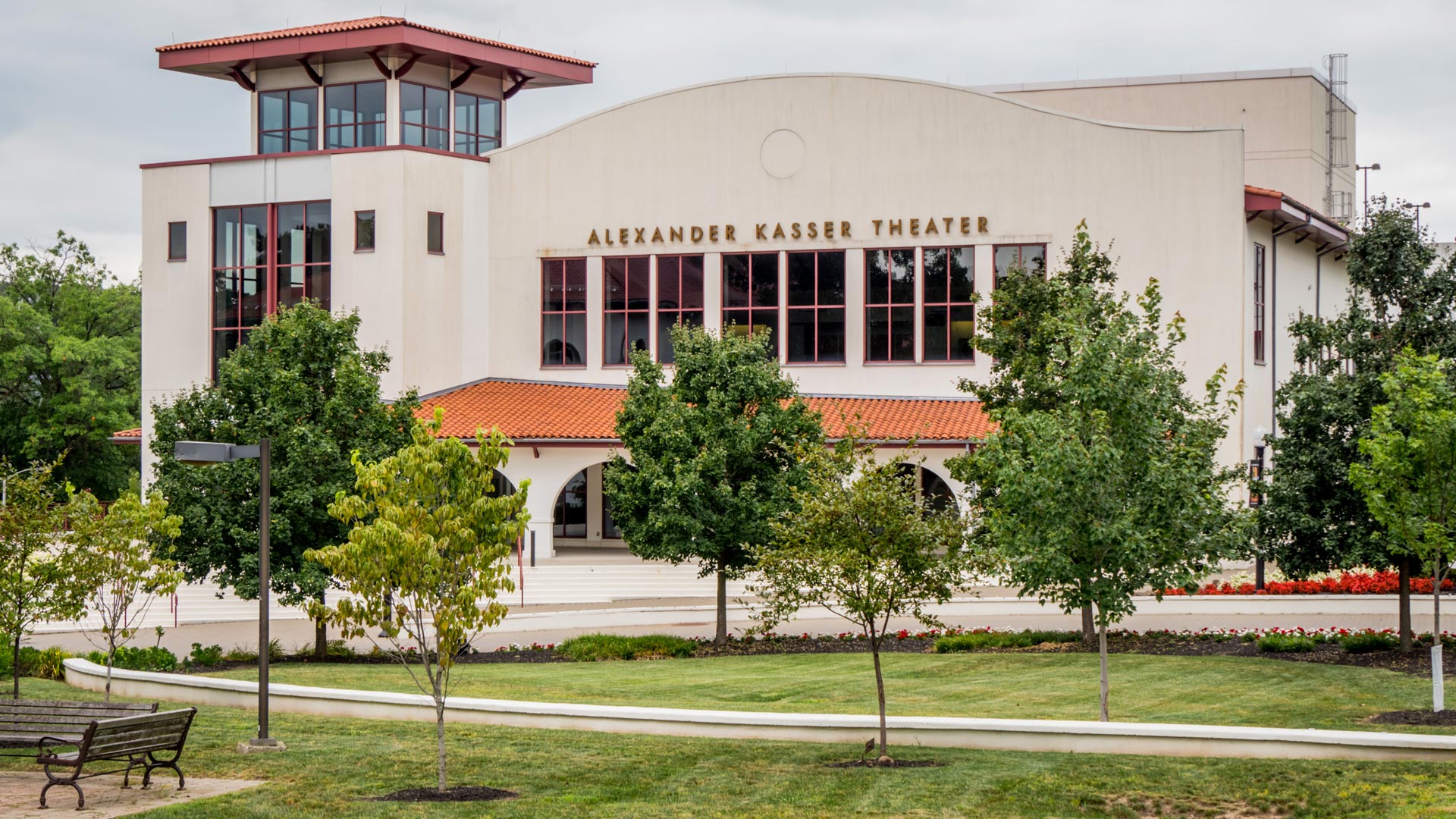 Kasser Theater in the day